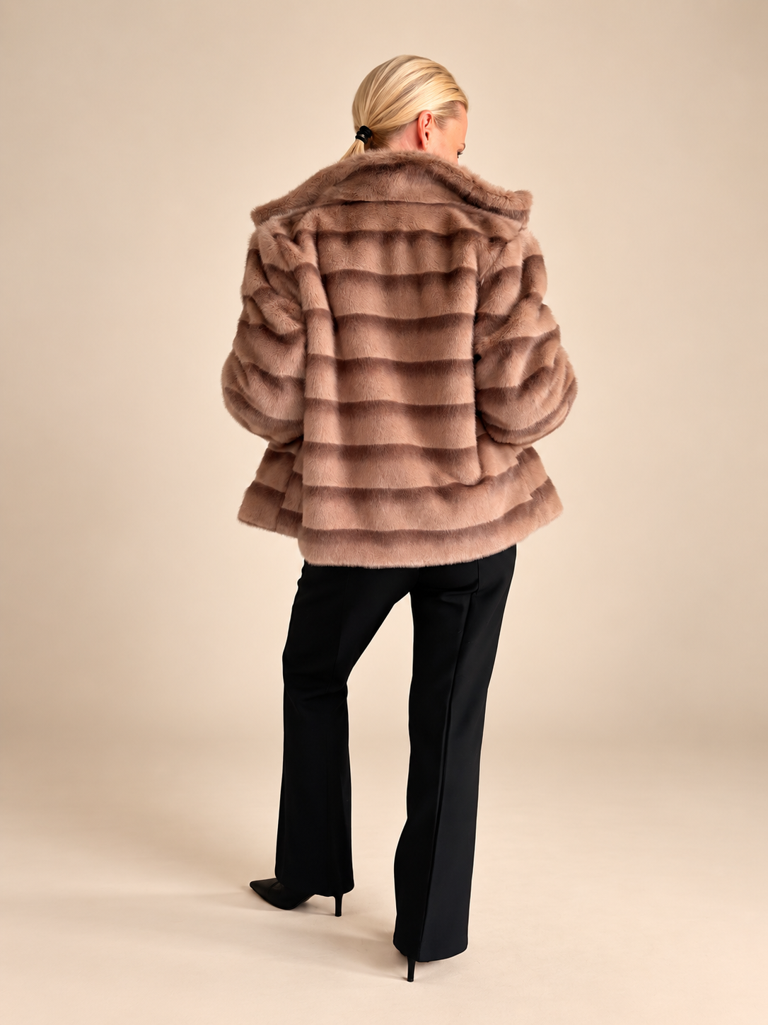 Kunstfelle Jacke gestreift mit Stehkragen