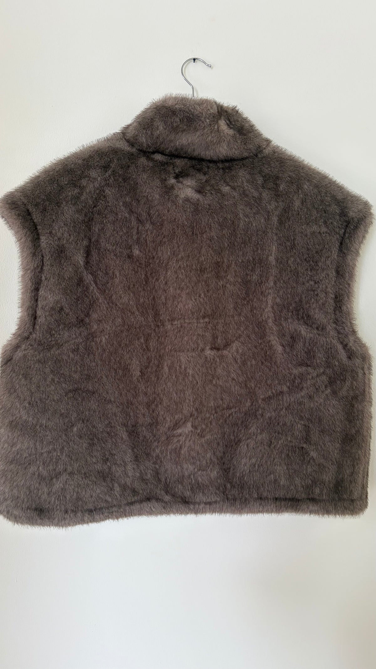 Kunstfell Gilet mit Brusttasche und Reisverschluss