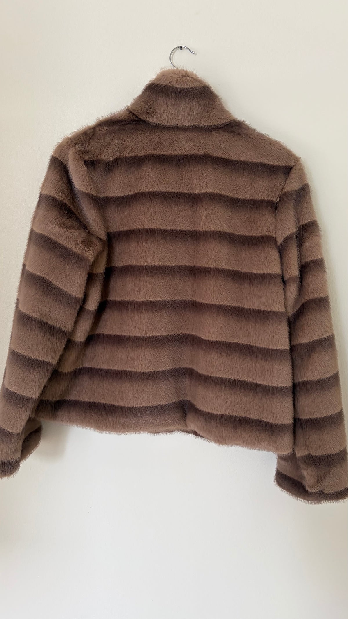 Kunstfelle Jacke gestreift mit Stehkragen
