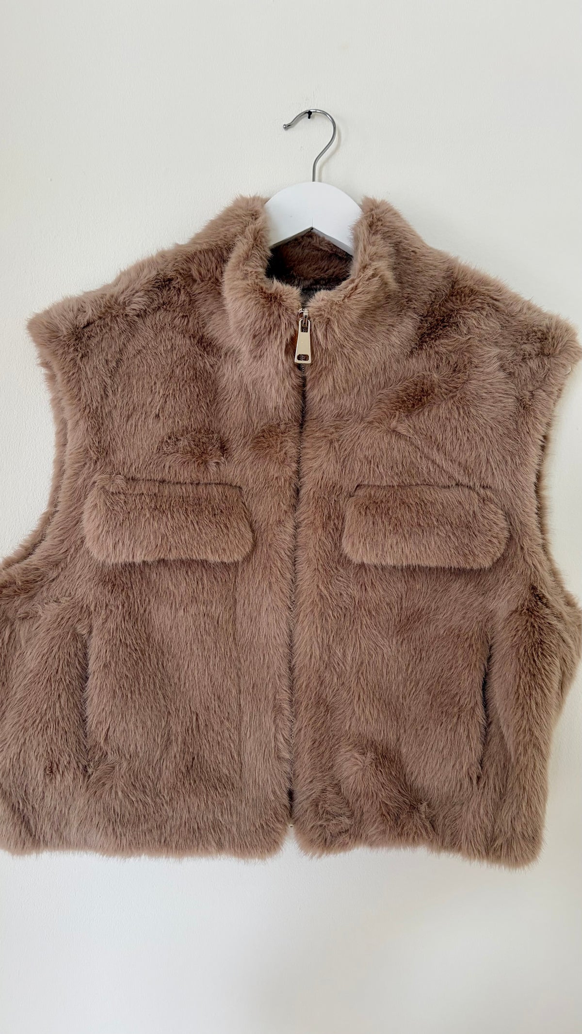 Kunstfell Gilet mit Brusttasche und Reisverschluss