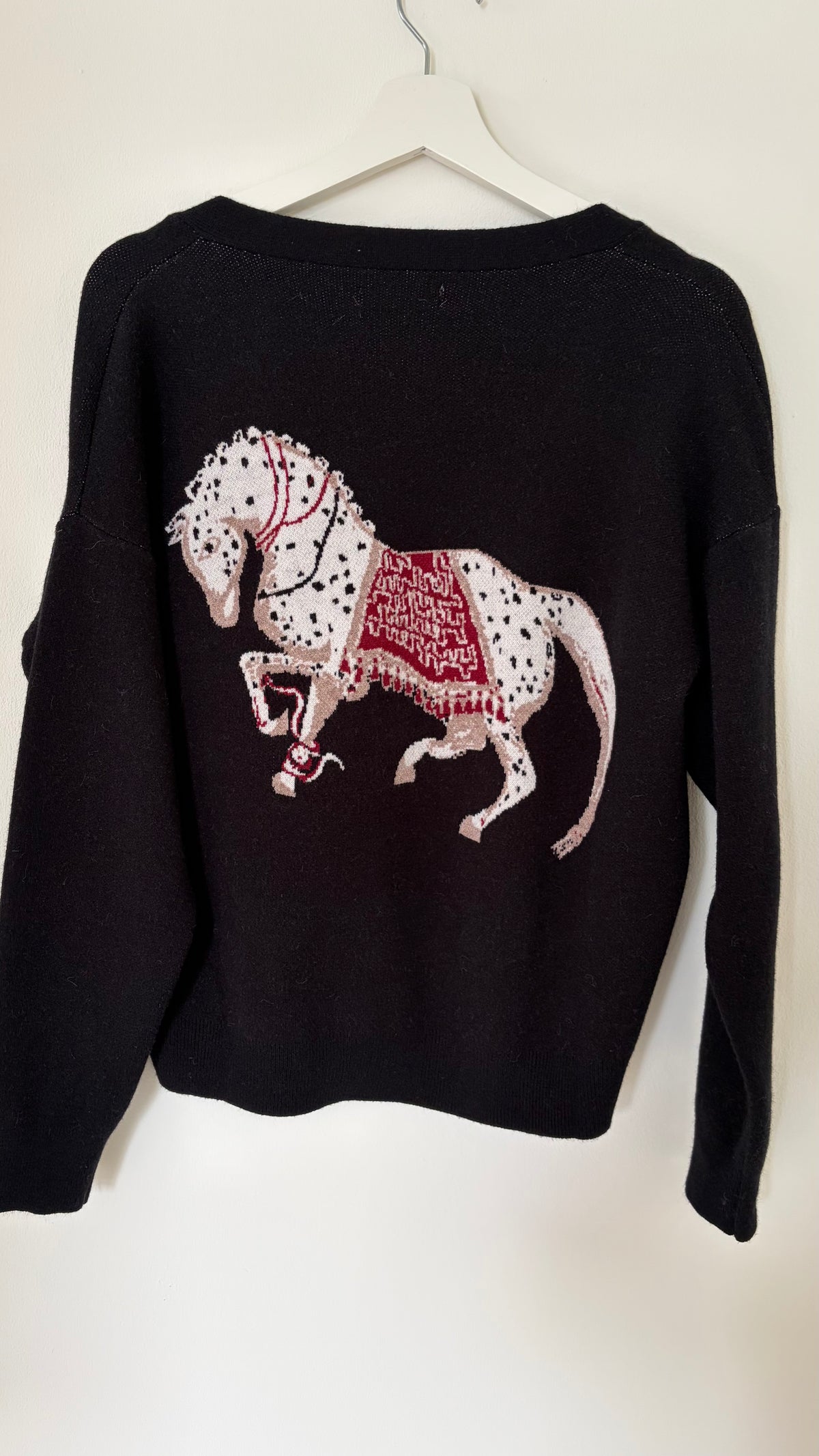 Strickjacke mit Pferdemotiv