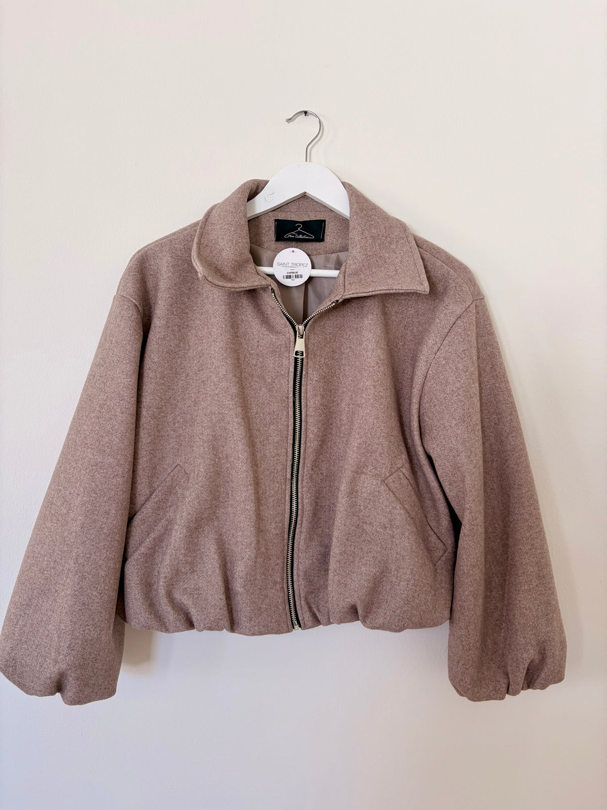 Jacke mit silbernem Reisverschluss
