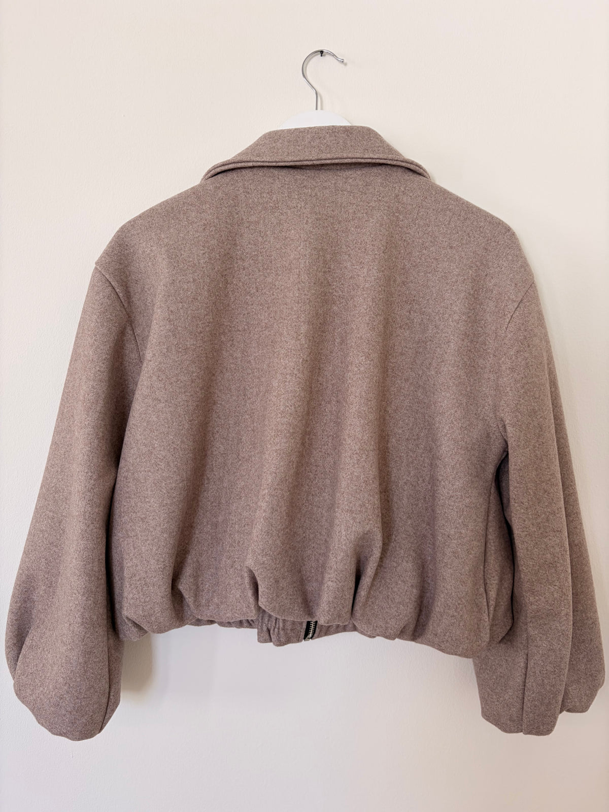 Jacke mit silbernem Reisverschluss