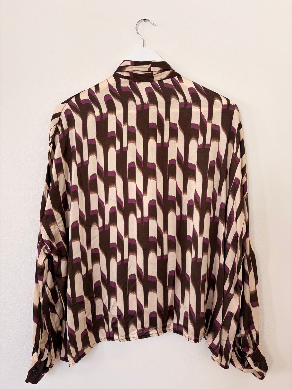 Knopflose Bluse mit Muster
