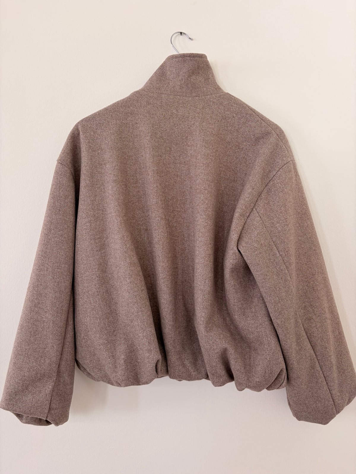 Jacke mit goldenem Reisverschluss