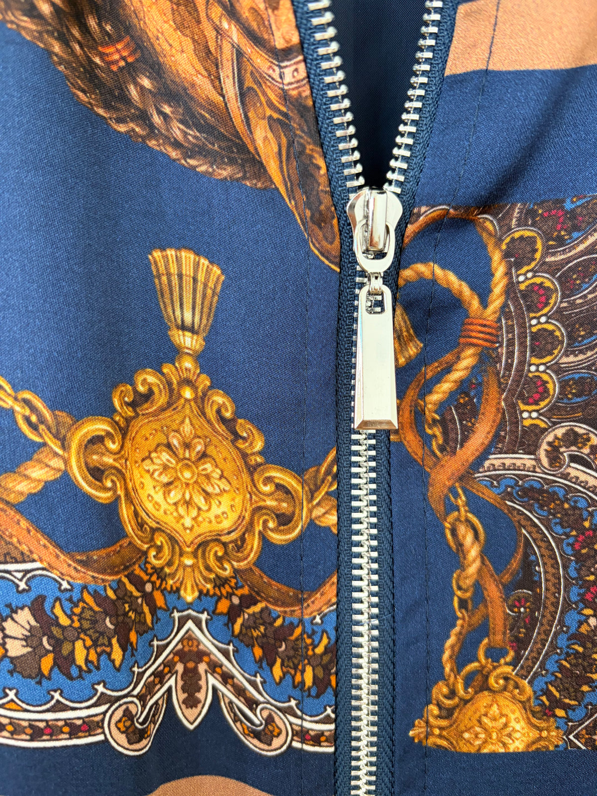 Kurzer Blouson mit Motiven