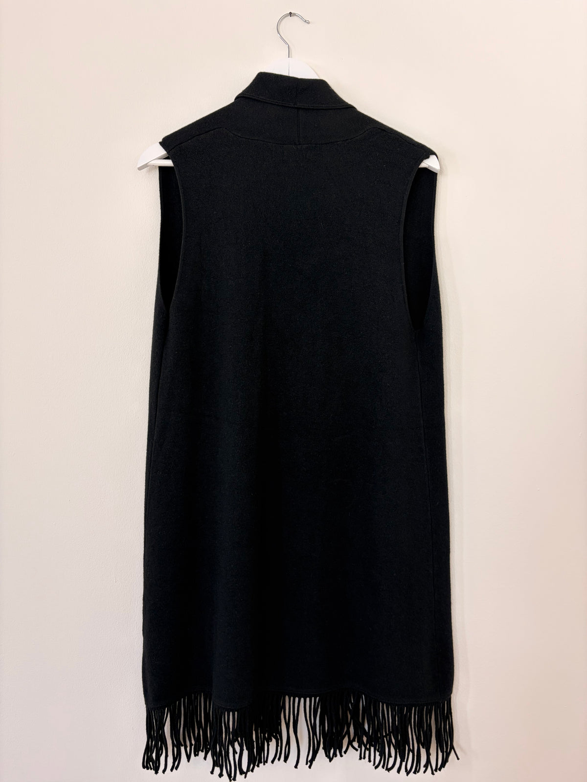 Langes Gilet mit Fransen