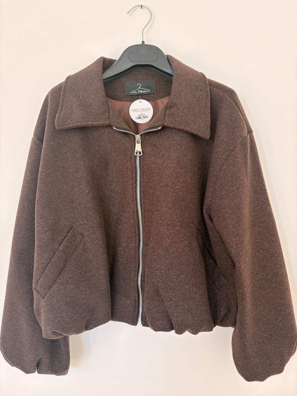 Jacke mit silbernem Reisverschluss